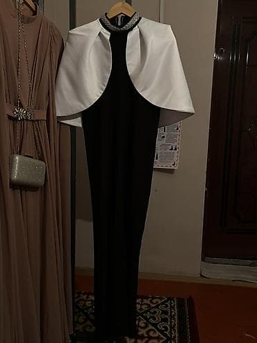Вечерние платья: Вечернее платье в полу, черное, с белым накидным болеро и — 3