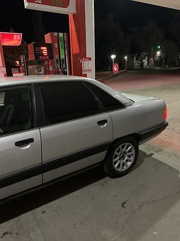 Audi 100: 1990 г., Механика, Газ, Седан