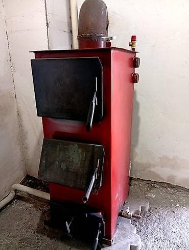 барачные дома: Продаётся двухэтажный кирпичный дом с высоким цоколем и ограждённым — 9