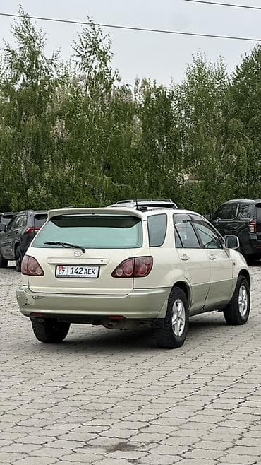 ford focus 3: Toyota Harrier: 2000 г., 3 л, Автомат, Бензин, Кроссовер — 3