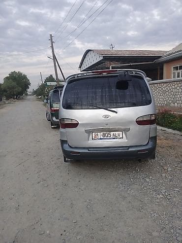Hyundai Starex: 2000 г., 2.6 л, Кол менен иштөөчү, Дизель, Вэн/Минивэн — 4