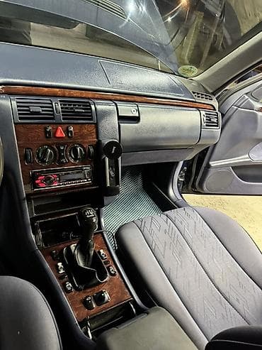 mc 2000: Mercedes-Benz E-Class: 1999 г., 2.4 л, Механика, Бензин, Седан — 8