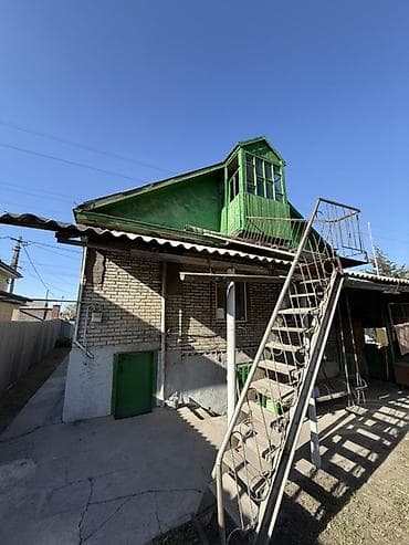 дом барачного типа: Продается частный дом с участком и хозпостройками. - Кирпичный жилой — 5