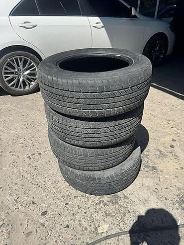 Комплект из 4 летних шин Sailun. Размер: 215/60 R16 95T (указан на — 1