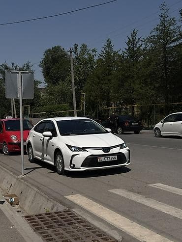 Унаа: Toyota Corolla: 2019 г., 1.8 л, Автомат, Гибрид, Седан — 2