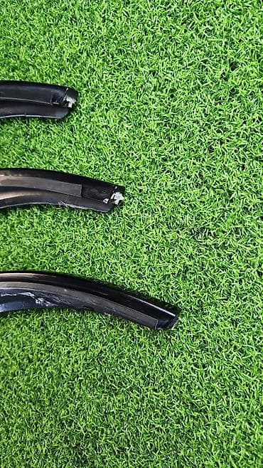 e34 540i: 5113 8 —159—306 Е39 Ресничка фары правая с дефектом Год 2000 В — 5