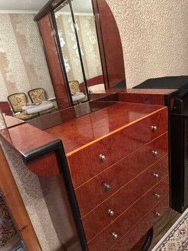 комод с зеркалом в спальню: Спальный гарнитур, Шкаф, цвет - Красный — 3