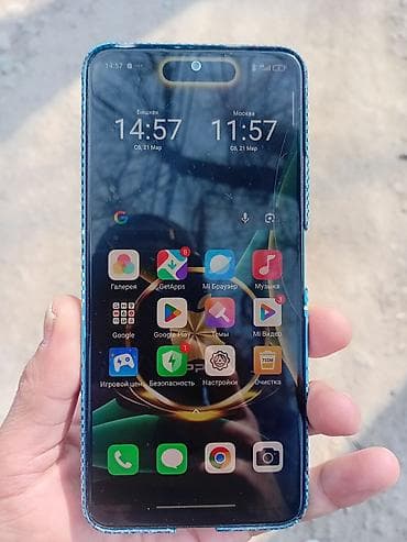 сенсорный экран: Смартфон с синим защитным виниловым скин-наклейкой (шахматный узор) — 5