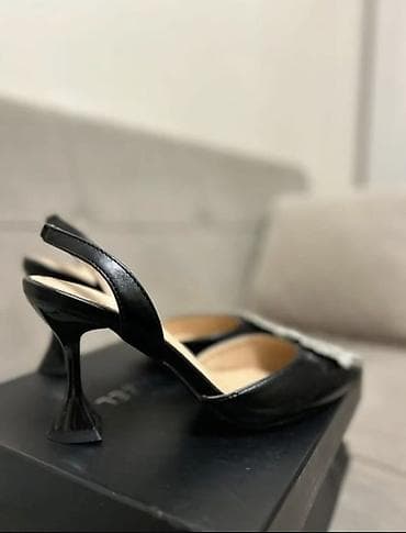Одевала один раз Элегантные женские туфли-лодочки slingback. - Цвет