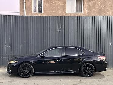 реальному: Toyota Camry: 2018 г., 2.5 л, Автомат — 4