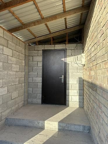 продаю дом кирком: Сдается Дом 🏠 на долгий срок только семейным Адрес: Ак ордо 3 не — 3