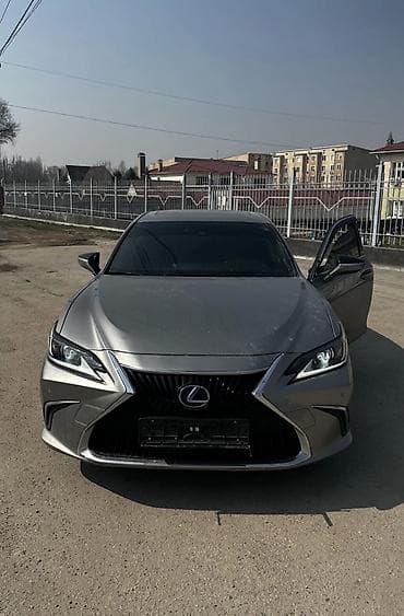 ct 200h: Lexus ES: 2021 г., 2.5 л, Гибрид, Седан — 1