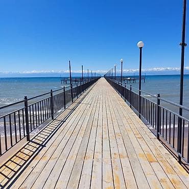 атлантис коттеджи: Коттедж, КОТТЕДЖ ЦО Атлантис, Сары-Ой, Детская площадка, Парковка, стоянка, Охраняемая территория — 2