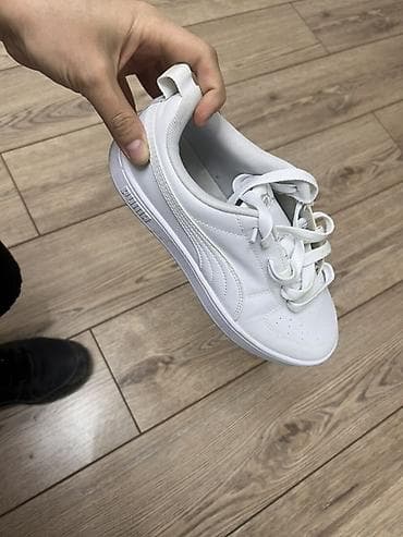 Мужские кроссовки, 39, Puma, Б/у, цвет - Белый at lalafo.kg Мужские кроссовки, 39, Puma, Б/у, цвет - Белый