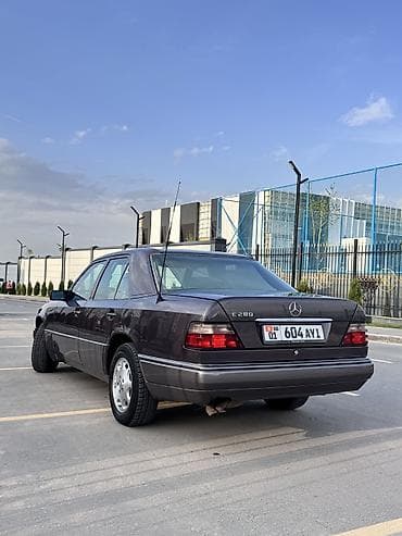 bmw m3 e30: Mercedes-Benz W124: 1993 г., 2.8 л, Седан — 4