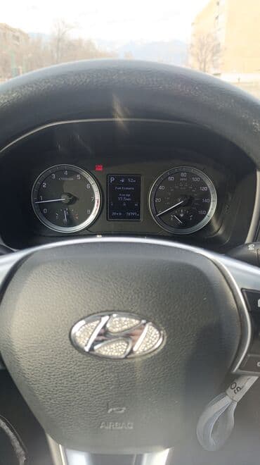 Hyundai Sonata: 2018 г., 2.4 л, Автомат, Бензин, Седан