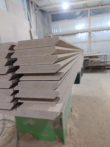 плинтус мдф: Плинтус МДФ покрашенный - Материал: МДФ высокой плотности. - Профиль — 5