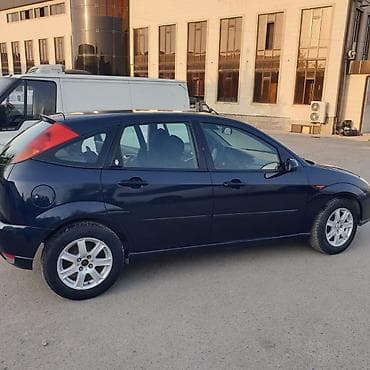 infiniti g: Ford Focus: 2001 г., Автомат, Хэтчбэк — 5