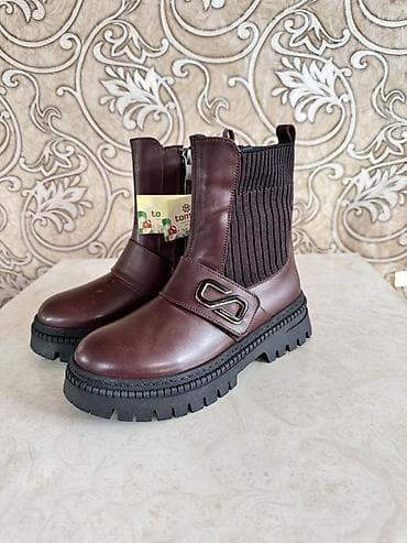 Личные вещи: Женские ботинки челси бордового цвета. Описание: - Верх из гладкой — 1