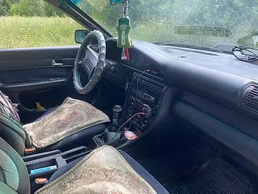 Audi 100: 1991 г., 2.3 л, Механика, Бензин, Седан — 4
