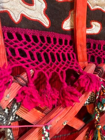 срочно продаю в связи с переездом: Продается боз уй, 75 баш, 5 канат Для другой подробной информации - — 13