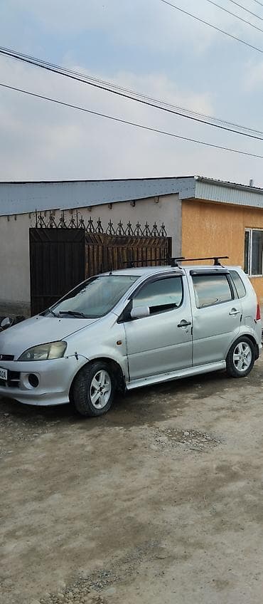 nisan cefiro: Daihatsu YRV: 2002 г., Ручные, Хэтчбэк — 1