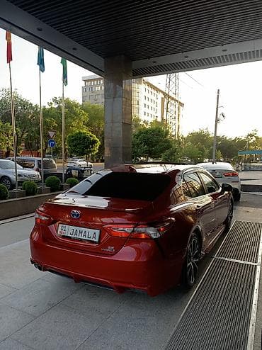 канадец: Toyota Camry: 2019 г., 2.5 л, Автомат, Гибрид, Седан — 2