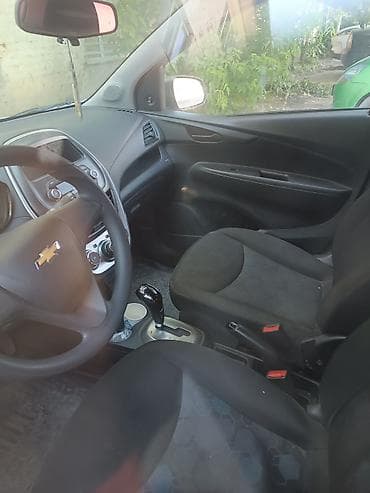 bwb e34: Chevrolet Spark: 2017 г., 1 л, Вариатор, Бензин, Хэтчбэк — 4