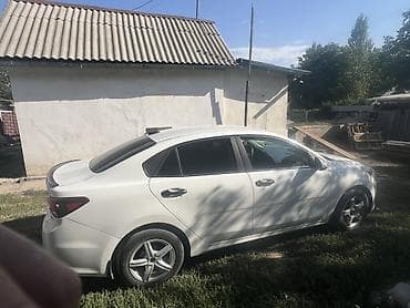 универсал багаж: Kia Rio: 2017 г., 1.6 л, Автомат, Бензин, Седан — 3