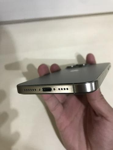 macbook 13: IPhone 15 Pro Max, Natural Titanium, 90 % — 3