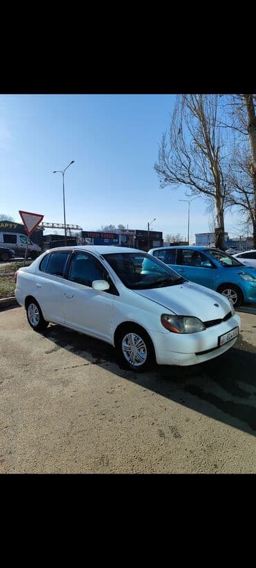 машина япошки: Toyota Platz: 2000 г., 1.5 л, Автомат, Бензин, Седан — 7