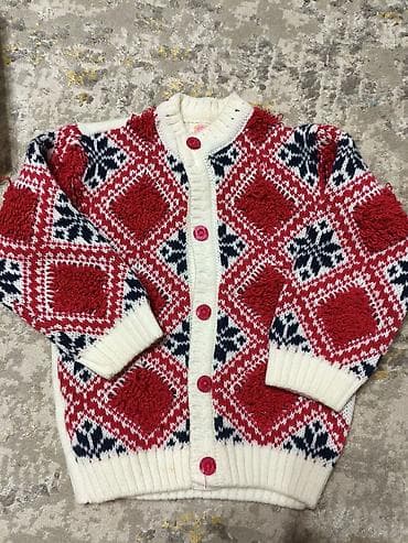 пут кийим: 1) платье 5-6 лет 200 сом . кофта вязаная 4-5 лет 200 сом одета один — 8