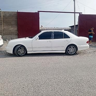 small car: Mercedes-Benz E-Class: 1997 г., 3.2 л, Механика, Бензин, Седан — 1