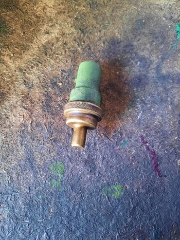 Датчик температуры воды зелёный на ауди, пасат, фольксваген гольф4