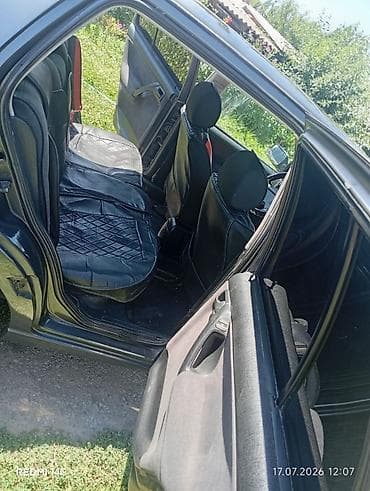volk: Volkswagen Vento: 1992 г., 1.8 л, Механика, Бензин, Седан — 8