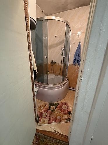 flat in osh: 3 комнаты, 63 м² — 7
