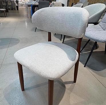 small table: Стул с мягкой обивкой и деревянным каркасом - Дизайн: современный, с — 1