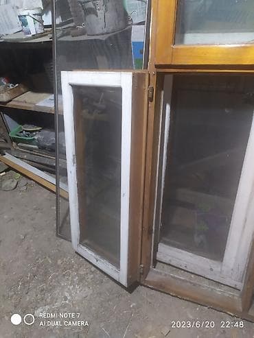 Сатылат жакшы качествосу 2шт айнектери бүтүн 2 шт раз:1,46х0,87