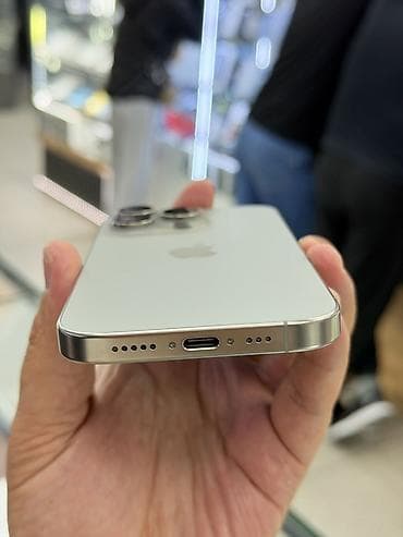 iphone 22: IPhone 16 Pro, Б/у, 128 ГБ, Серебристый, Защитное стекло, Чехол, 92 % — 4