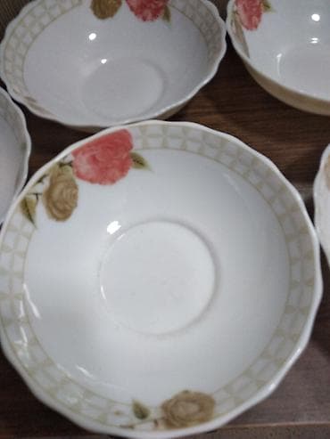 small table: Набор фарфоровых кесе с цветочным декором - Материал: тонкий фарфор — 1