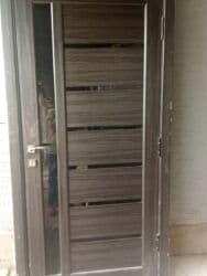 бу двери каракол: Межкомнатная глухая дверь, МДФ, Из массива дерева, Кыргызстанская, цвет - Черный, 90 * x 2 см, Б/у — 3