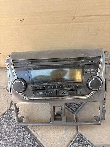 sony xplod: Toyota Yaris 2015 год Штатная магнитола Toyota (Panasonic) с рамкой — 1