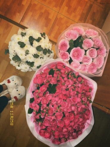 цена розы: Пышный букет из сортовых кустовых роз насыщенно-розового оттенка — 4