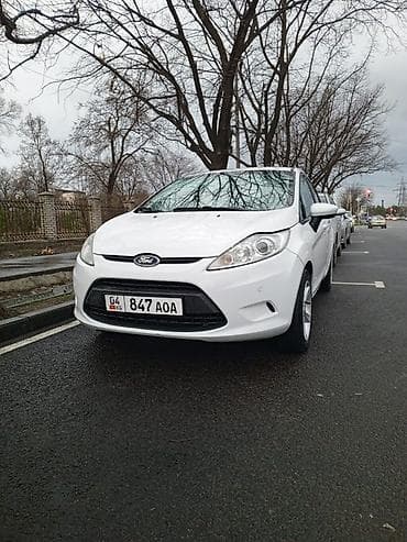 mazda 121: Ford Fiesta: 2018 г., 1.6 л, Типтроник, Хэтчбэк — 3