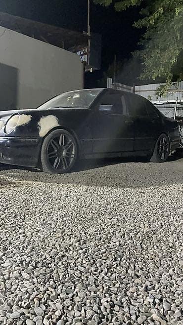 Mercedes-Benz E-Class: 1998 г., 2.4 л, Автомат, Бензин, Седан — 3
