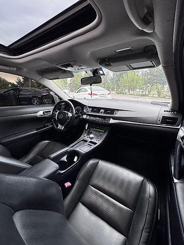 8: Lexus CT: 2013 г., 1.8 л, Вариатор, Гибрид, Хэтчбэк — 5