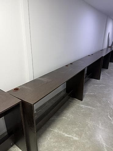 Офисный стол, Нерегулируемый, цвет - Коричневый, Прямоугольный, ЛДСП at lalafo.kg Офисный стол, Нерегулируемый, цвет - Коричневый, Прямоугольный, ЛДСП