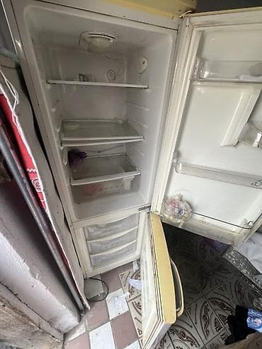 Холодильники: Холодильник Samsung, Двухкамерный — 9