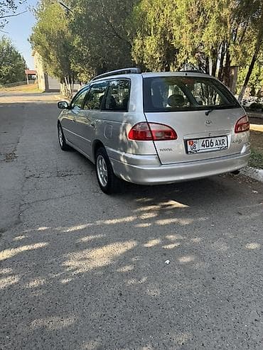 Toyota Avensis: 2002 г., 1.8 л, Механика, Бензин — 5