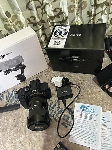 sony kamera: Комплект для фото- и видеосъёмки Состав: - Беззеркальная камера Sony — 7